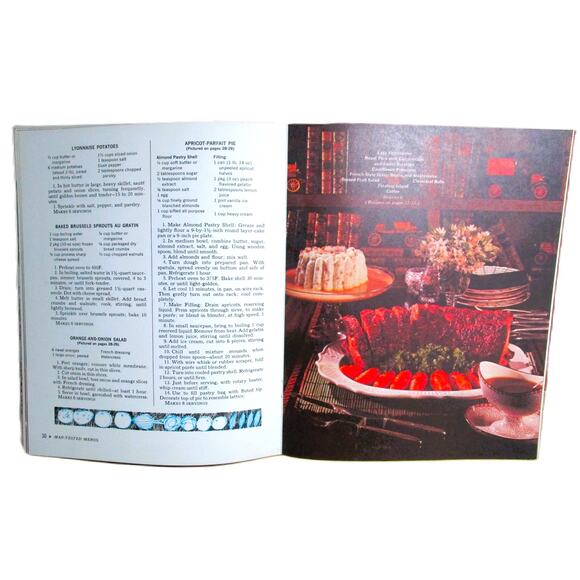 McCall's Show-off Cookbook 1965 Gourmet Cooking, Omelets, Flaming Desserts - Picture 4 of 6